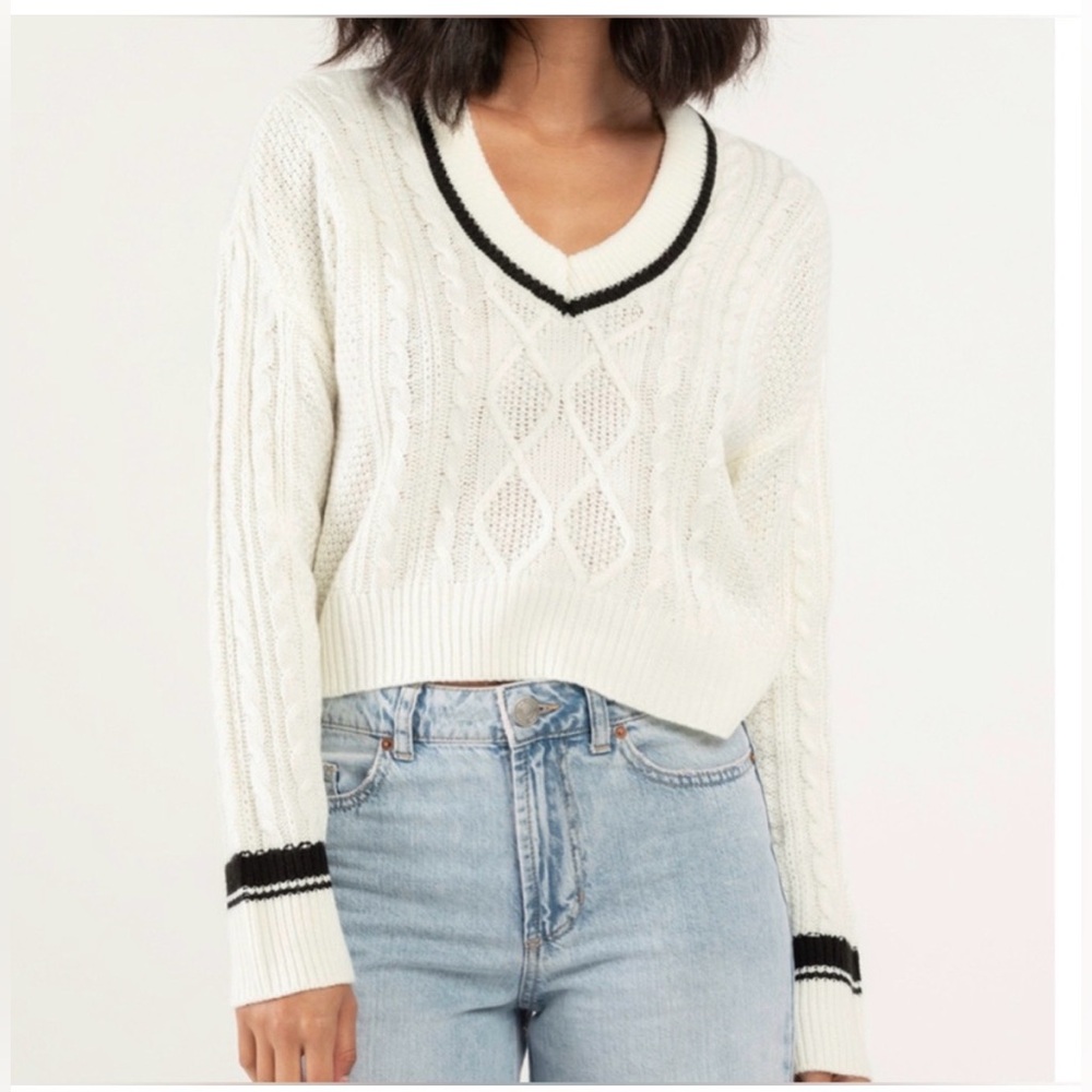 RSQ Varisty Cable V Neck cropped Sweater size small